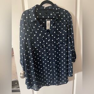 Torrid Harper Georgette Blouse in Navy with white polka dots. Size 3 Torrid NWT
